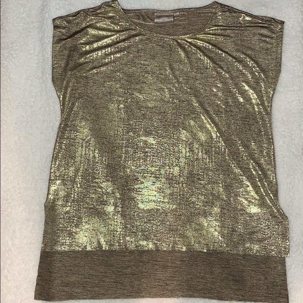 NWOT Gold Dantelle short sleeve